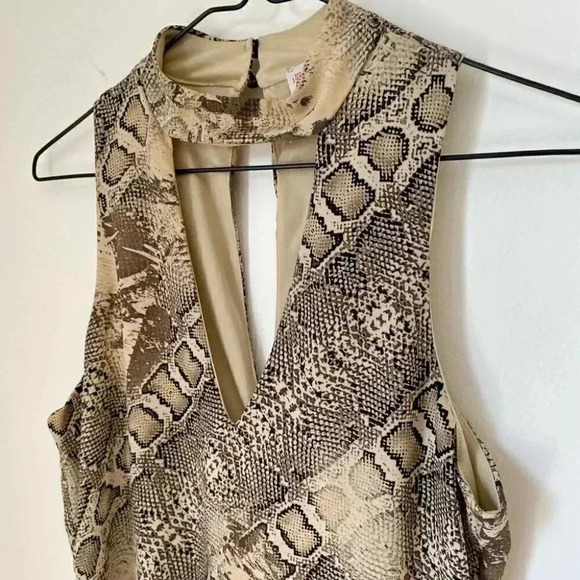Guess Snakeskin print Mini dress Size XS - Picture 4 of 5